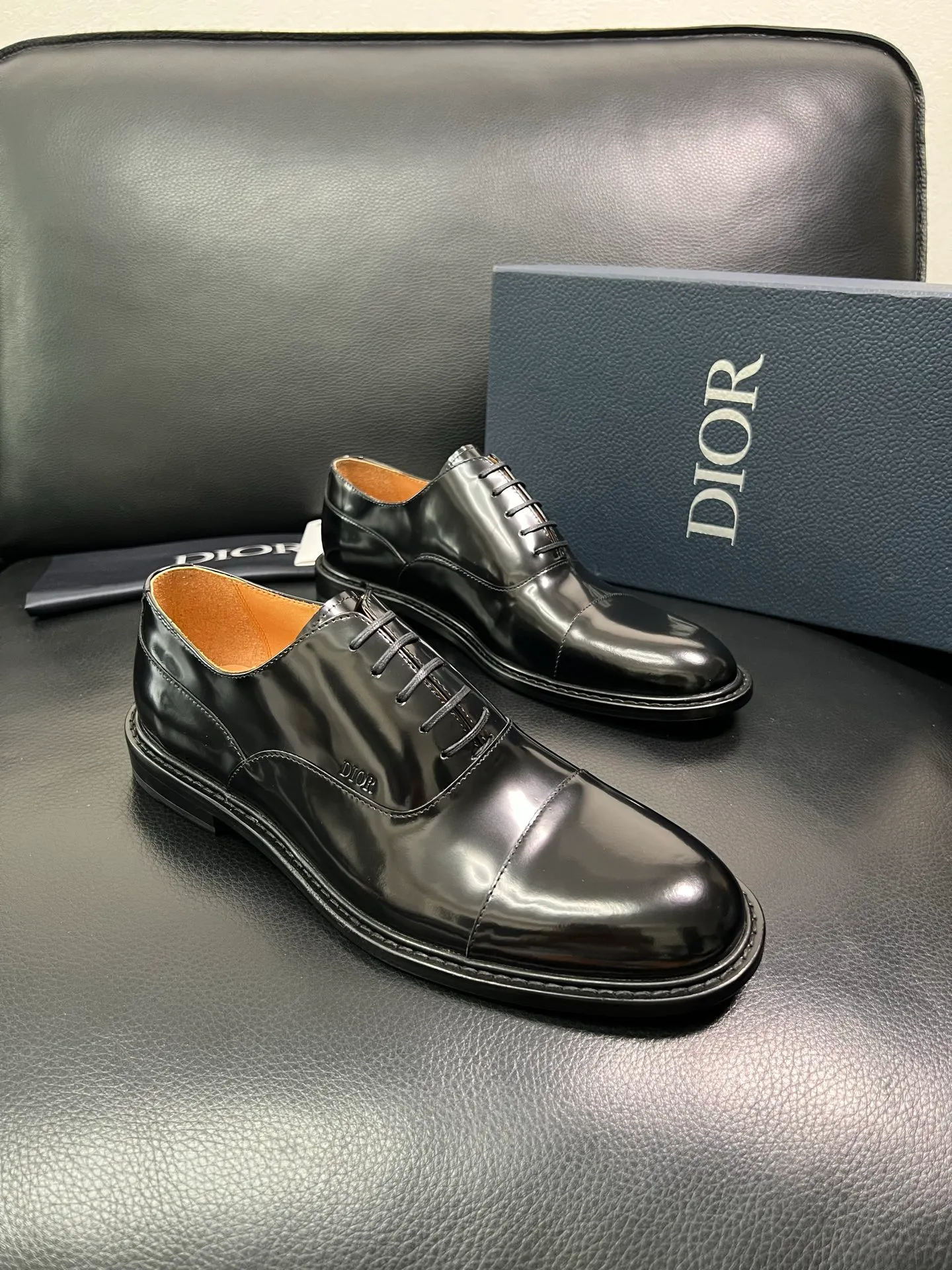 Men's shoes 💰940 Dior top purchasing agent, synchronized with Dior counters, original factory configuration, imported Italian cowhide, fully imported water-dyed cowhide lining, sole: original factory special supply, original sole super comfortable, original factory follow-up order 🔍🔍High quality, welcome to compare, code number 39-44 (can be ordered 38 45 46) 85868